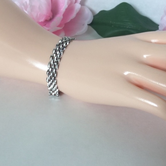 Jewelry - 14k WHITE GOLD BRACELET